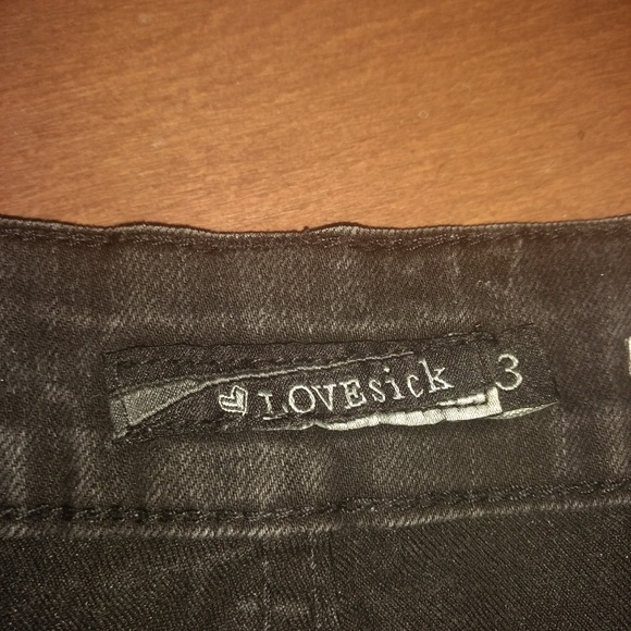 Black shorts - Picture 2 of 3